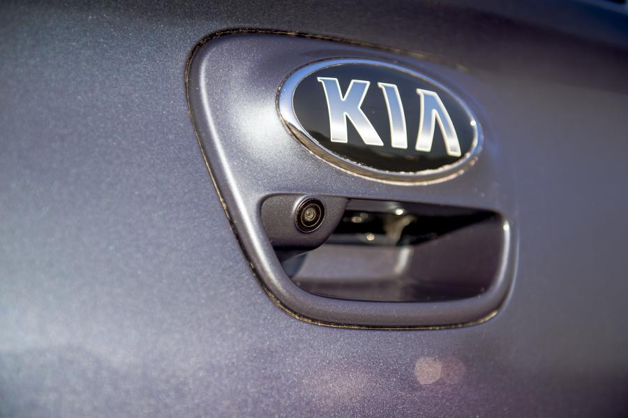 Логотип Kia Rio 5-Door 2017 года  (UK) (фото 55 из 145)